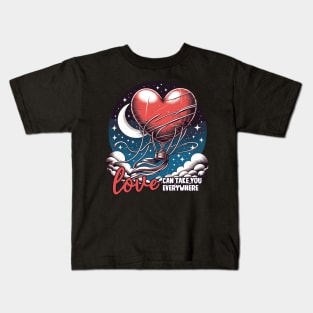 love can take you everywhere Kids T-Shirt